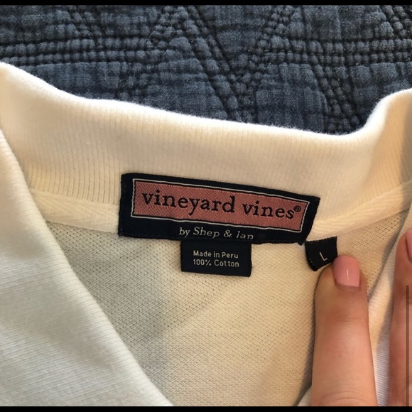 White vineyard vines polo 🤍 - Picture 3 of 4
